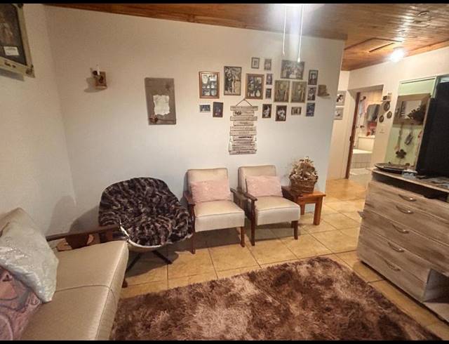 6 BEDROOM HOUSE FOR SALE IN MEYERVILLE